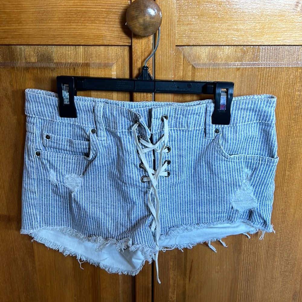 Billabong short shorts striped denim 26
